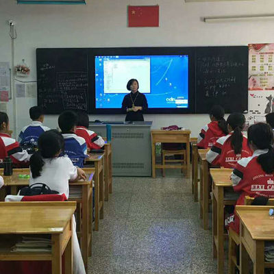 หน้าจอสัมผัส 75 นิ้ว Smart Nano Blackboard ทั้งหมดในแผ่นสื่อปฏิสัมพันธ์หนึ่ง